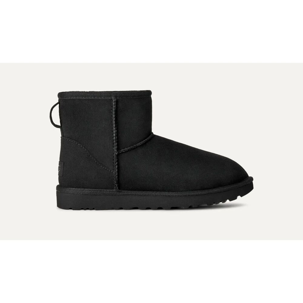 UGG Classic Mini II Boots Black SZ 10 SN 1016222 Sheepskin All Seasons Cabincore